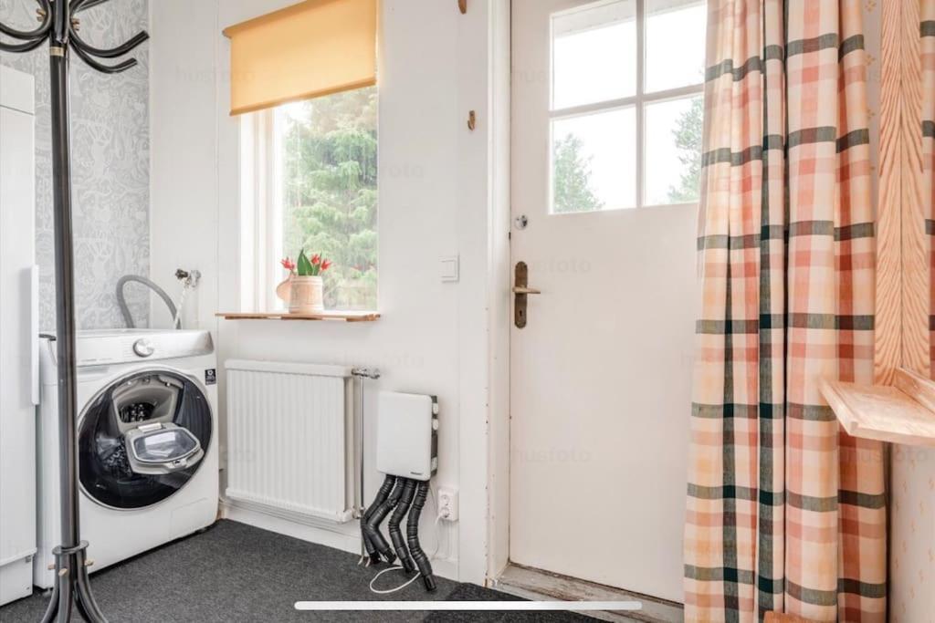 Fjaellnaera Stuga Med Laengdspar & Sjoe I Naerheten Vemhån Exterior foto